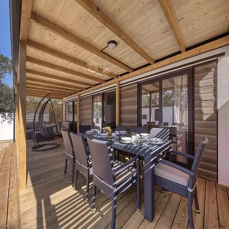 Mobile Homes In Camp Soline At Biograd, With Sand- And Pebble Beach * Biograd Na Moru